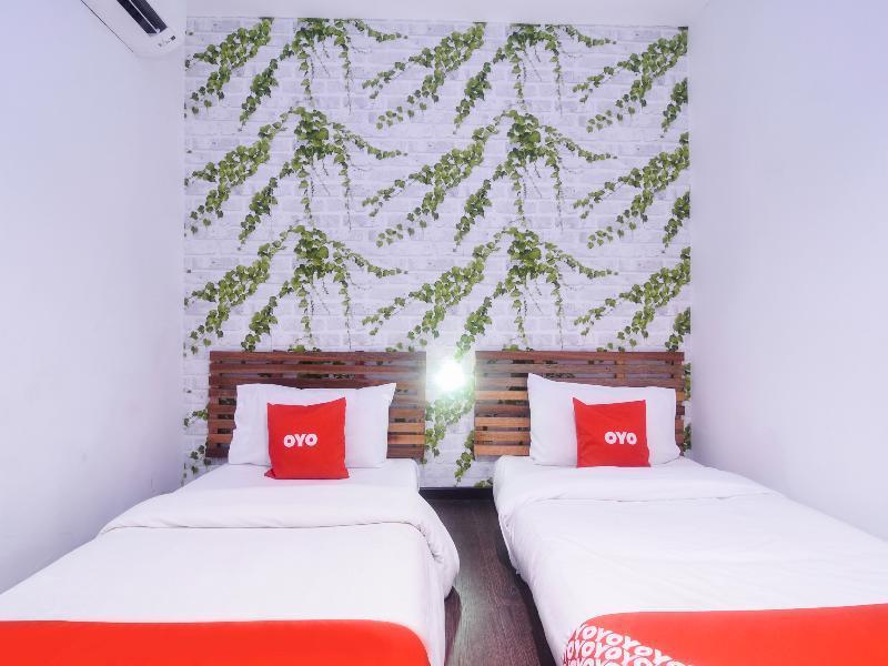 קוצ'ינג Oyo 1119 Memoire Express Hotel מראה חיצוני תמונה