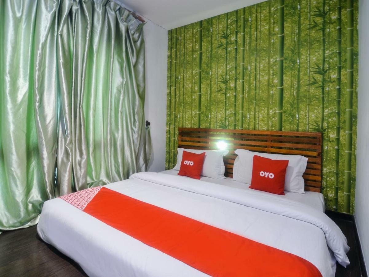 קוצ'ינג Oyo 1119 Memoire Express Hotel מראה חיצוני תמונה
