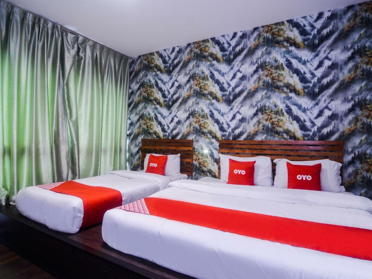 קוצ'ינג Oyo 1119 Memoire Express Hotel מראה חיצוני תמונה