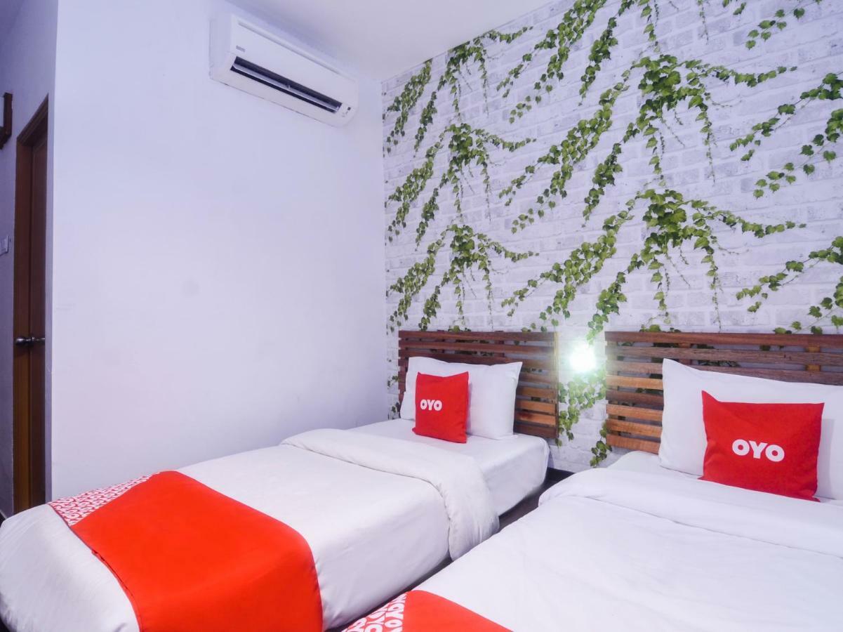 קוצ'ינג Oyo 1119 Memoire Express Hotel מראה חיצוני תמונה