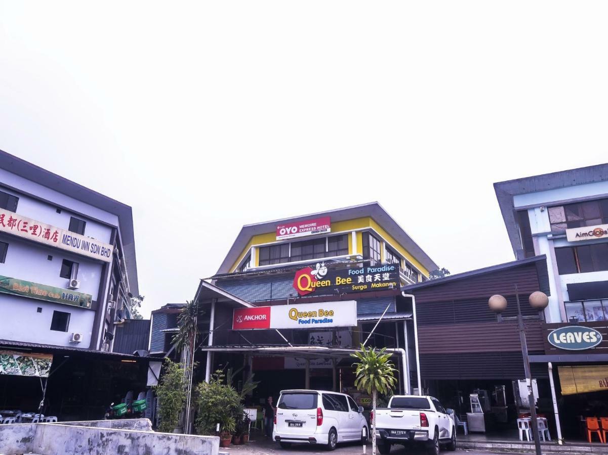 קוצ'ינג Oyo 1119 Memoire Express Hotel מראה חיצוני תמונה