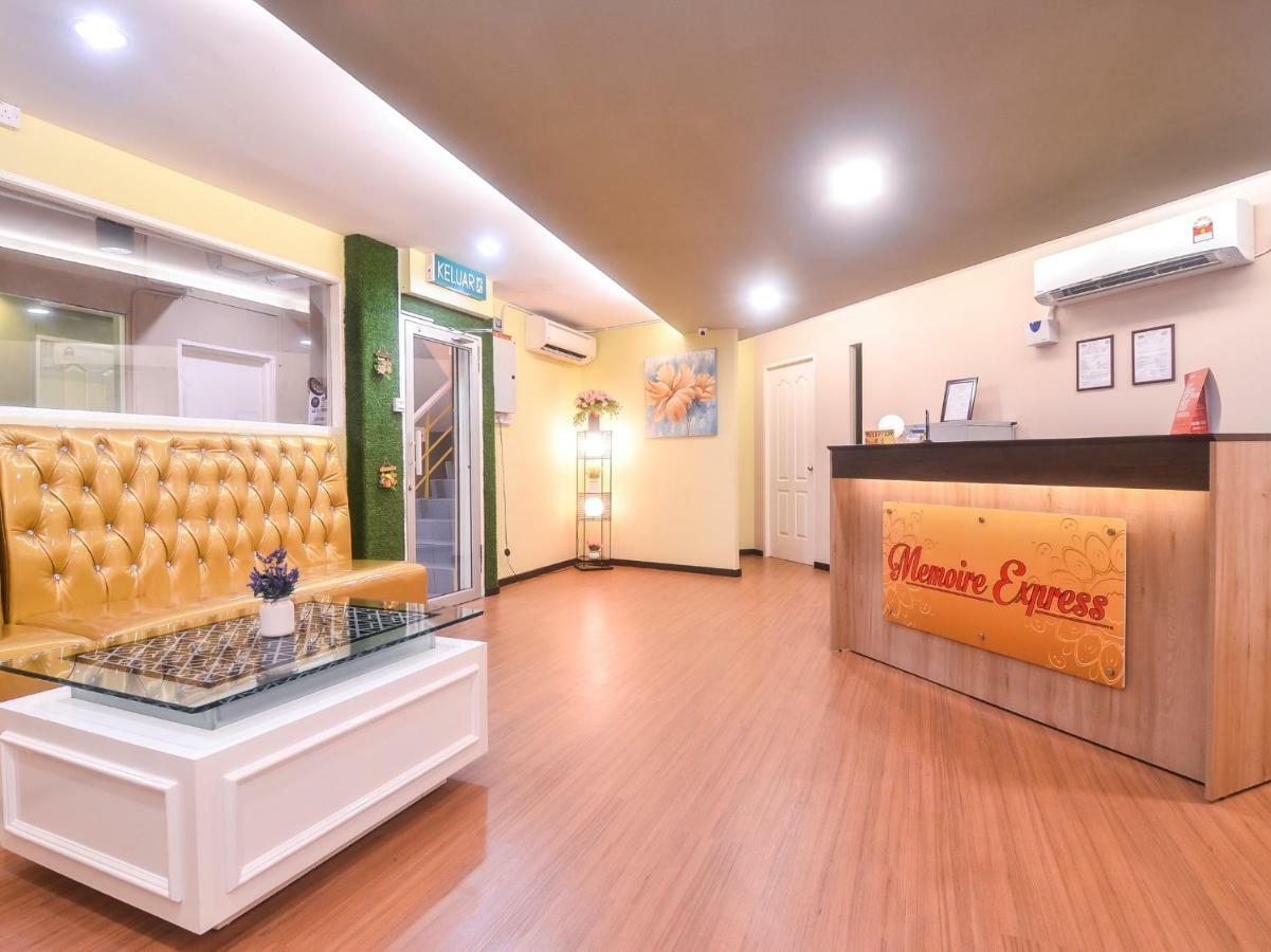 קוצ'ינג Oyo 1119 Memoire Express Hotel מראה חיצוני תמונה